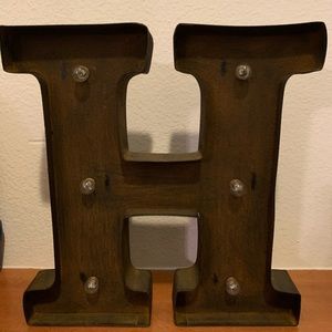 NWT Studio Decor Shabby Chic Metal “H” light decor
